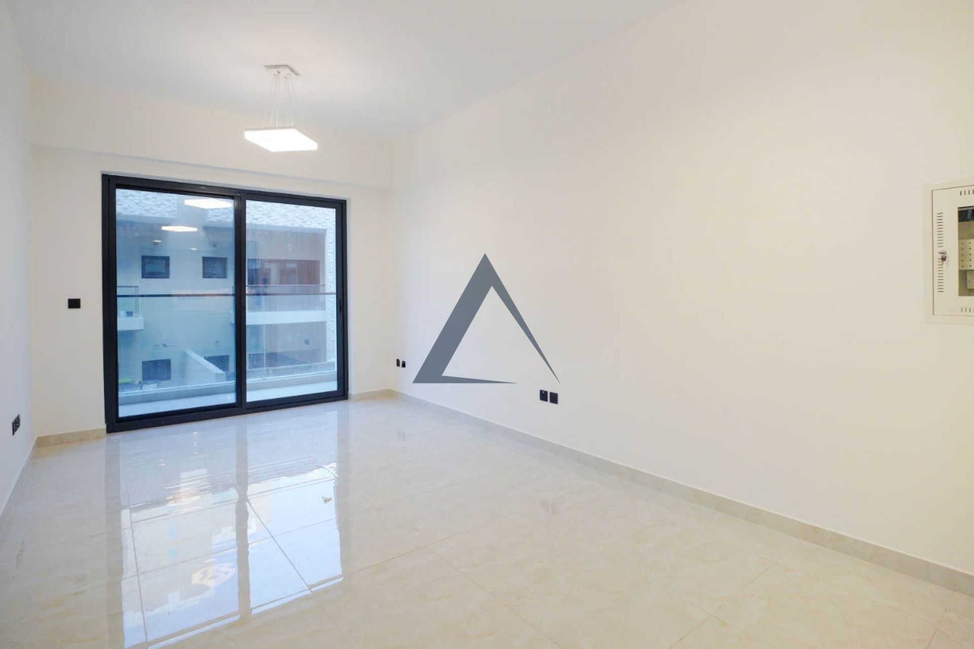 Smart 1BR + Maid’s Room | Chil...