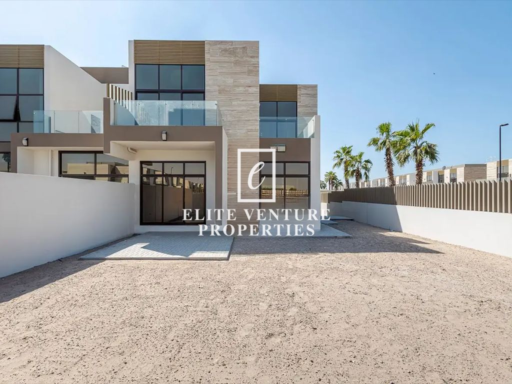 NEAR HANDOVER | UPGRADED & EXTENDED | LARGE PLOT