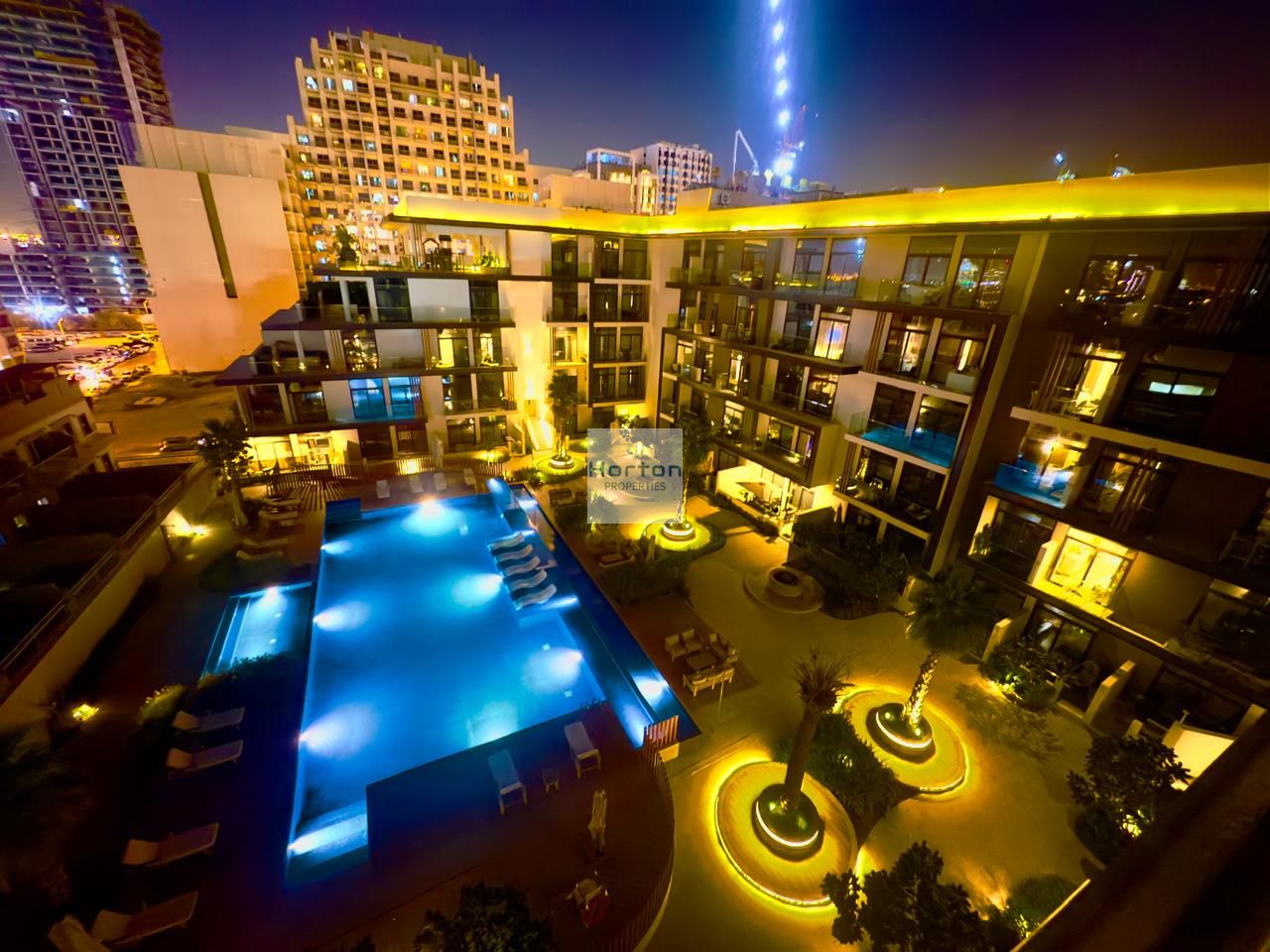 FULLY FURNISHED | 12 CHEQUES | PREMIUM QUALITY