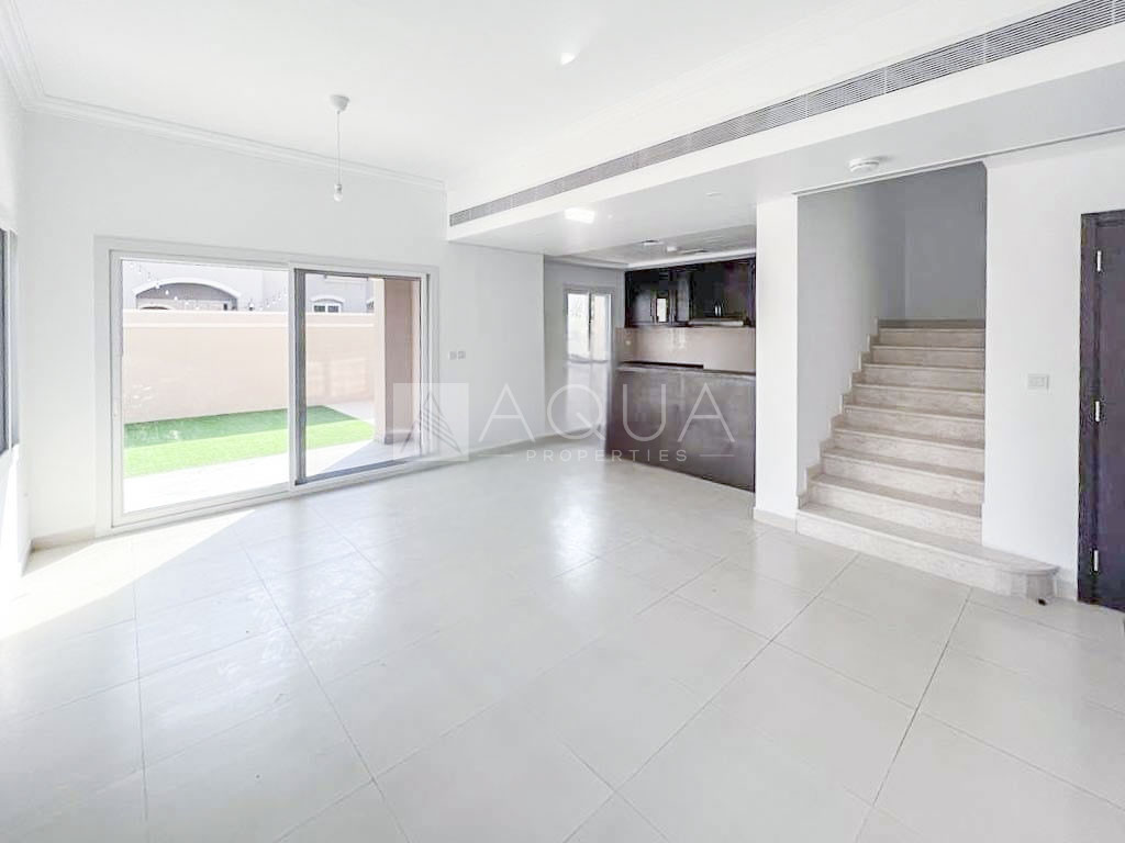 CORNER 3 BED | LANDSCAPED BIG GARDEN | VACANT