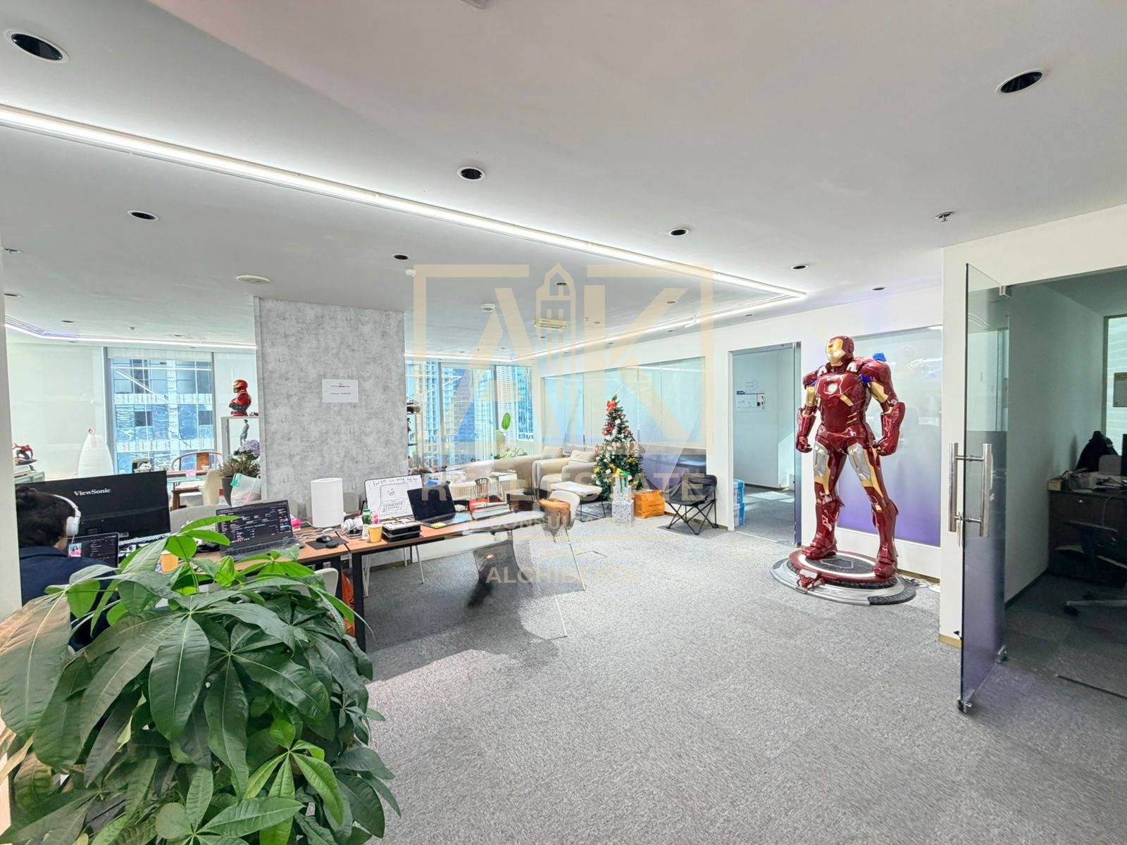 Unfurnished | 3 Parking | Bright Office