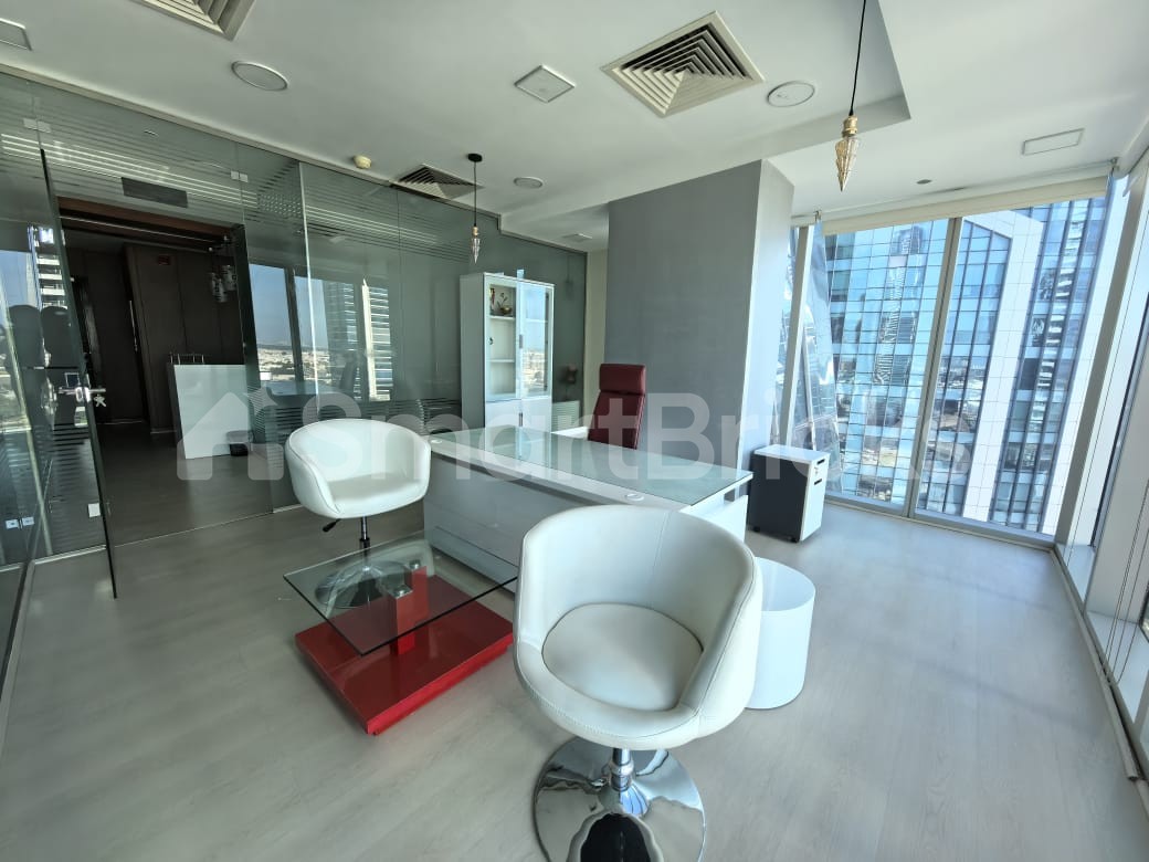 Glass Partition | Fully Furnished | Ready to Move