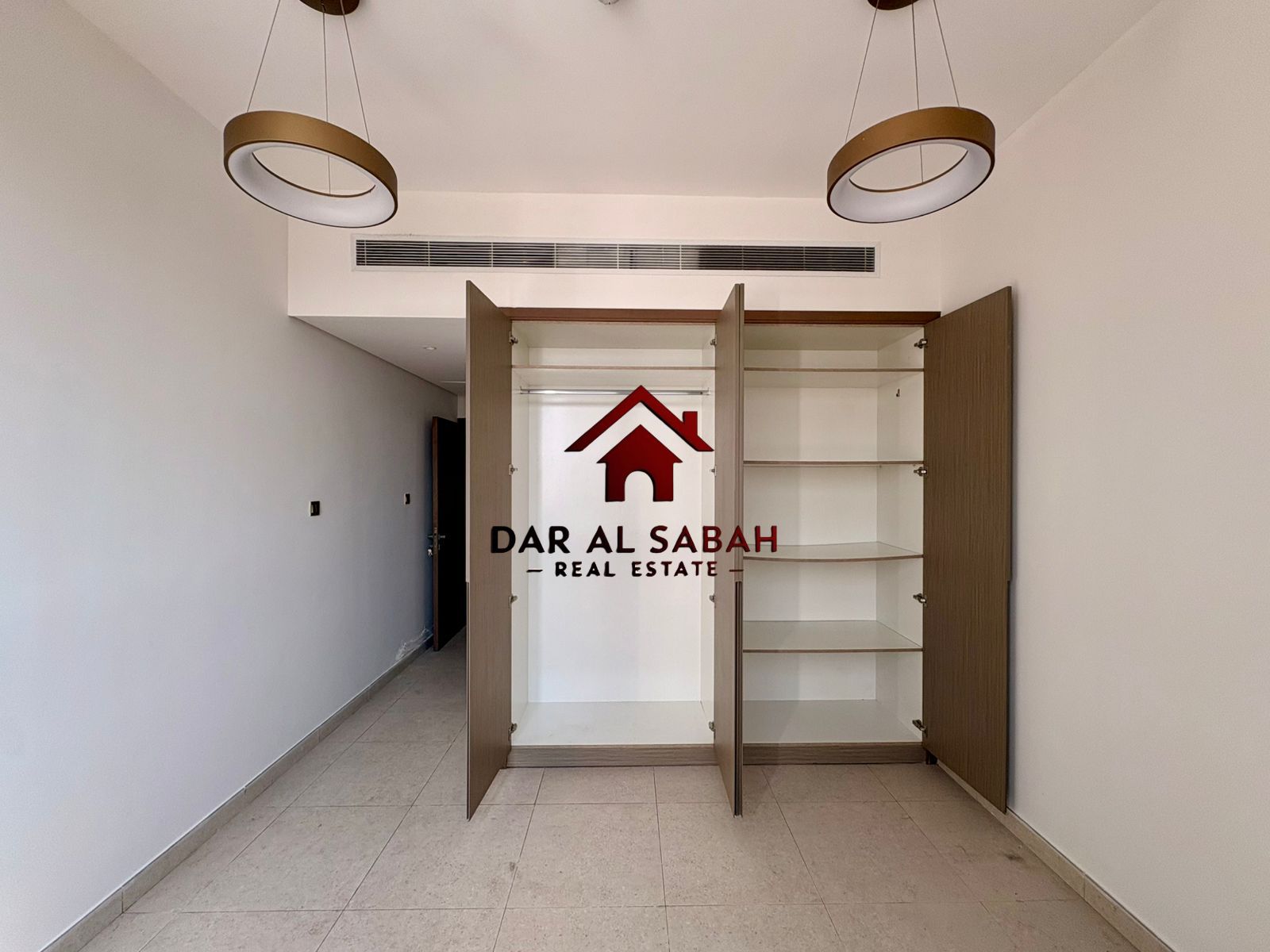LUXURY 1BR WITH 2BATHROOM WARDROBE STORE ROOM