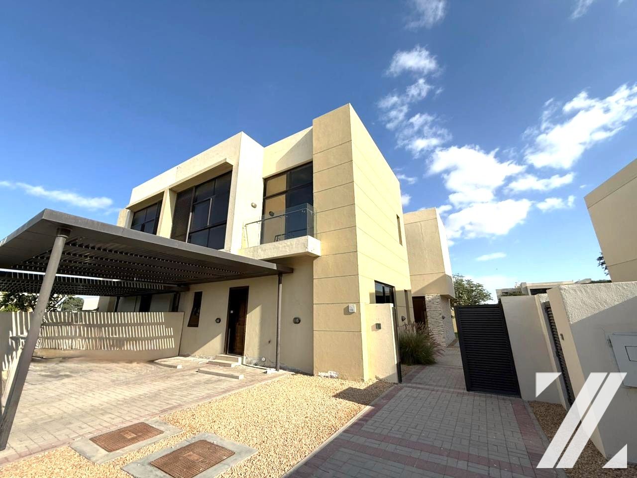 Single row | Spacious 4-Bed+Maid |Family-Friendly