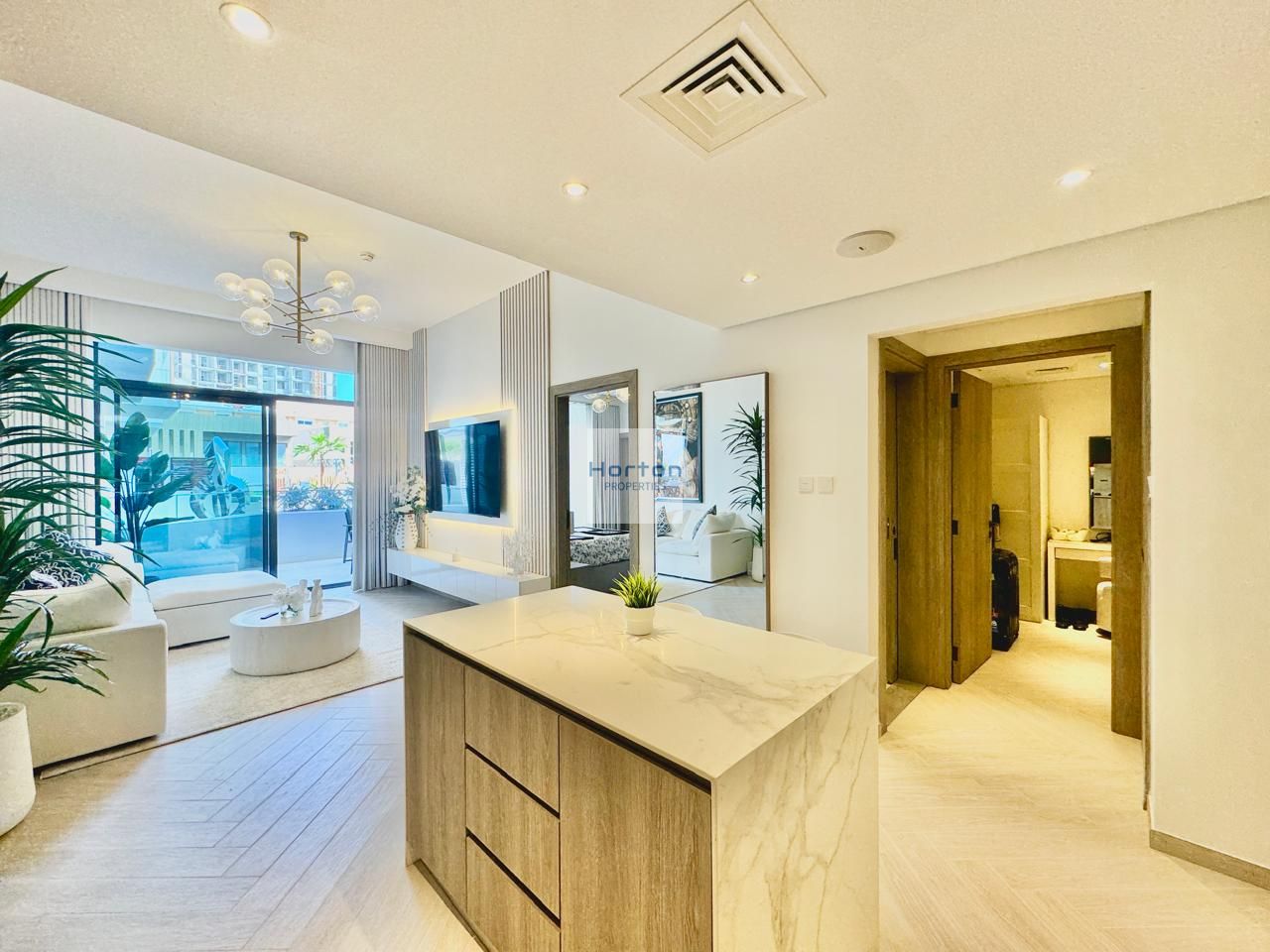 MAID ROOM | DISHWASHER | DIRECT ACCESS TO POOL