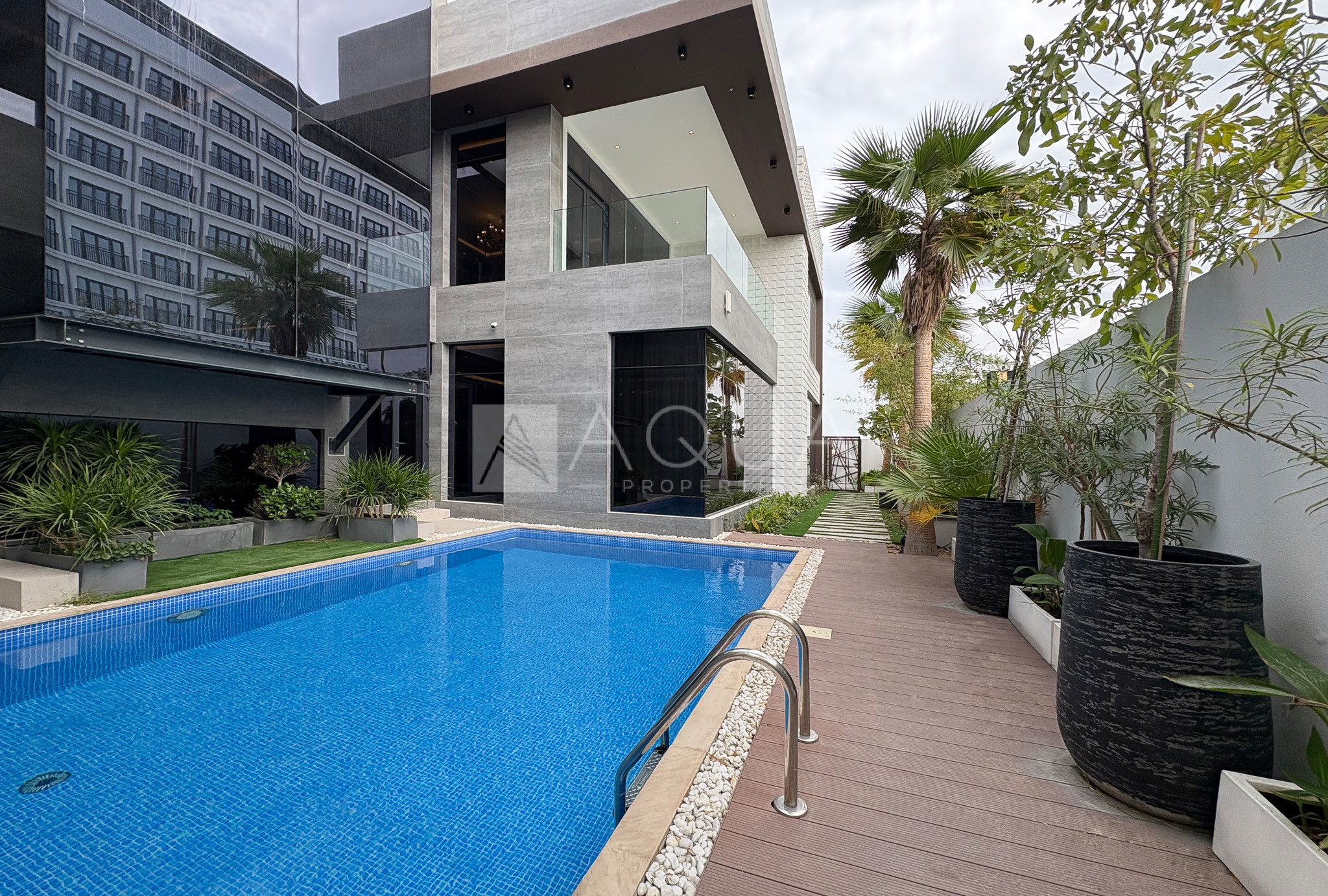 PREMIUM VILLA | BRAND NEW | WATERFRONT LIVING