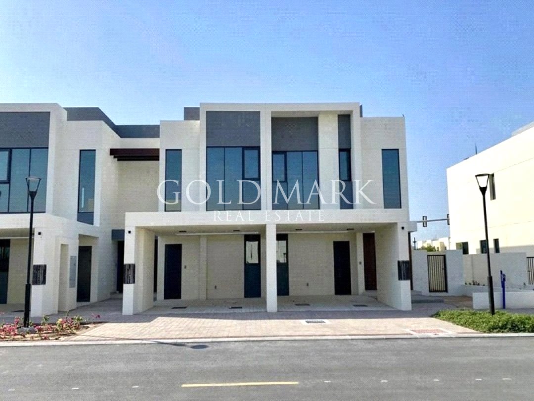 Luxurious I Large Plot I Scenic Views I 4BR
