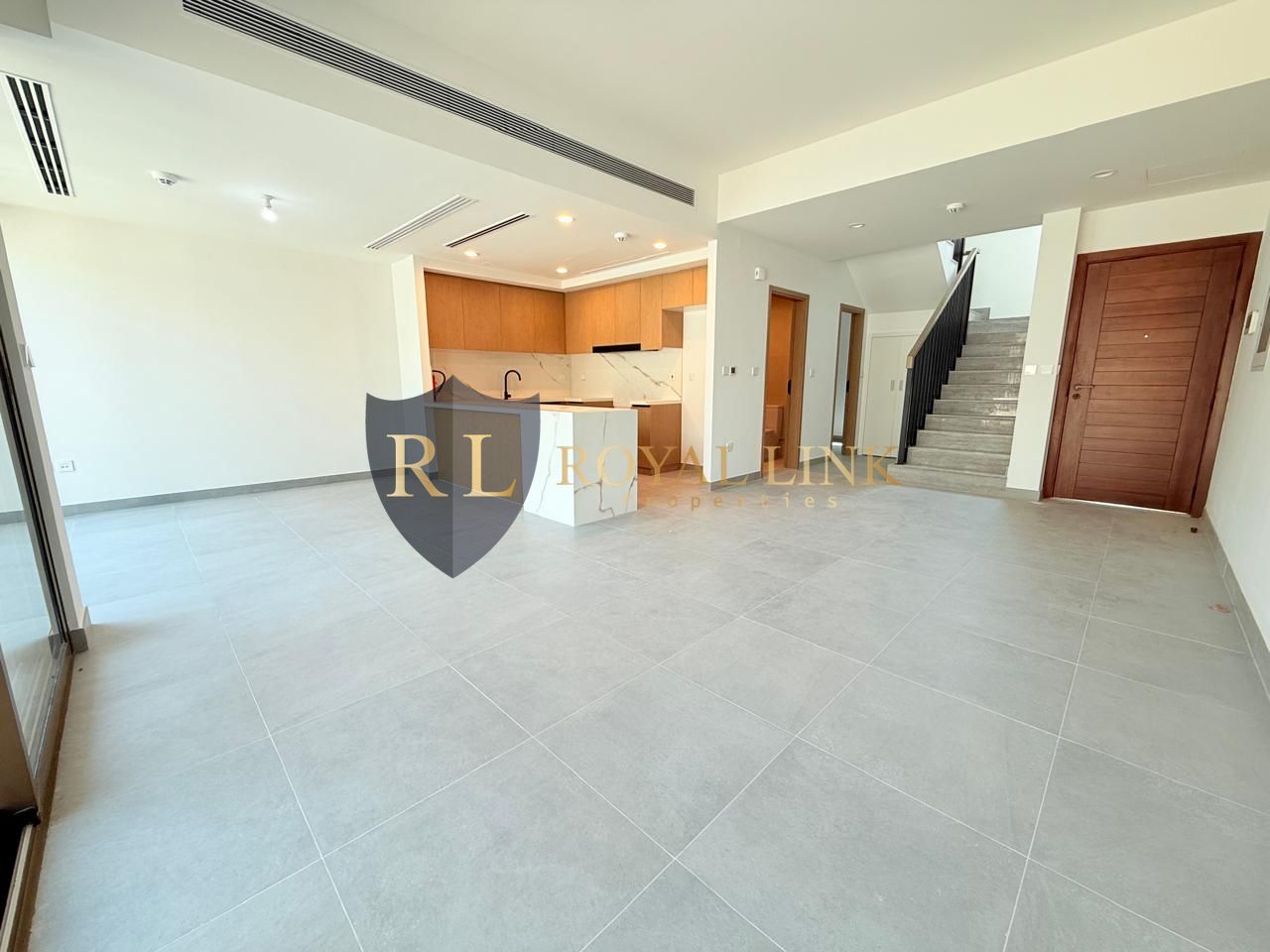 170k/4CHQS | 3 BR+MAIDS | CLOSE TO POOL/PARK