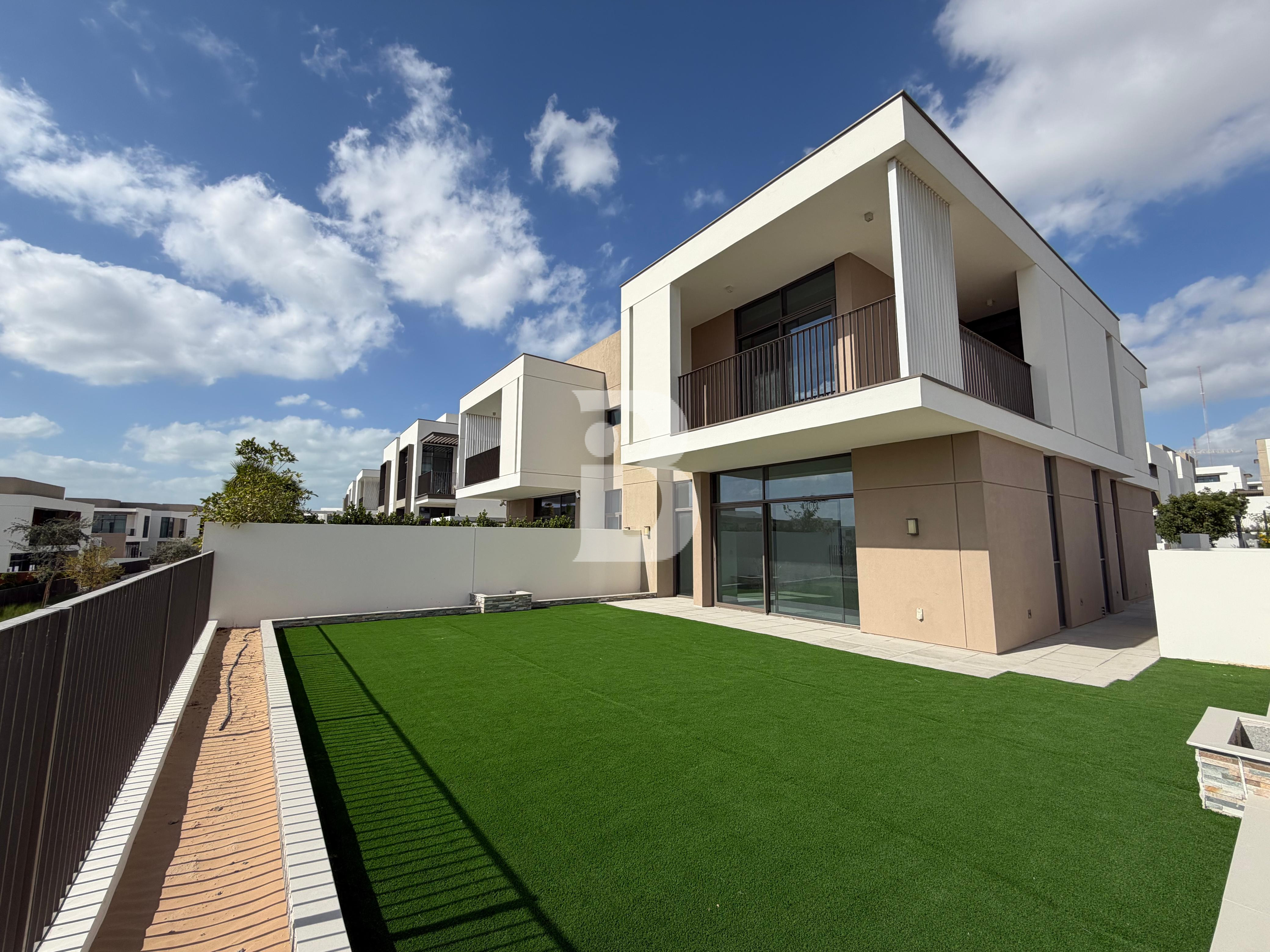 VASTU |CORNER UNIT| ELEVATED POOL VIEW