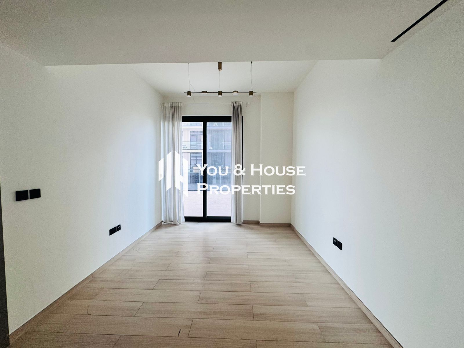 Smart & Luxury 1 Bed Apartment | High-End Interiors | Modern Lifestyle