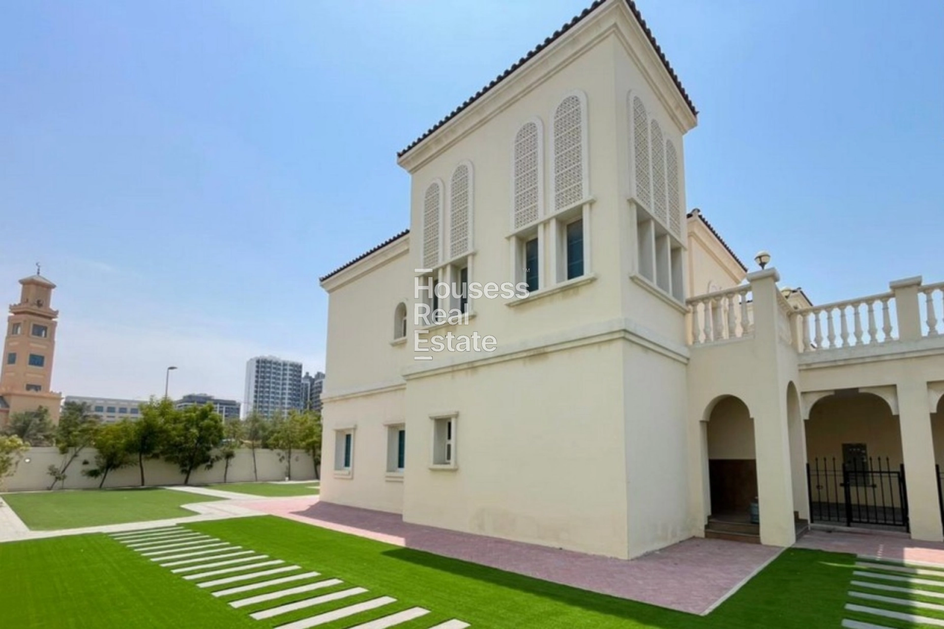 FULLY UPGRADED | SINGLE ROW | LARGE PLOT | VACANT
