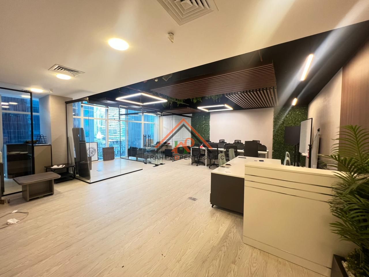 BURJ KHALIFA VIEW | FULLY FURNISHED | VACANT