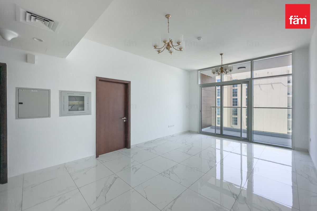 Exclusive | Prime location | Community view