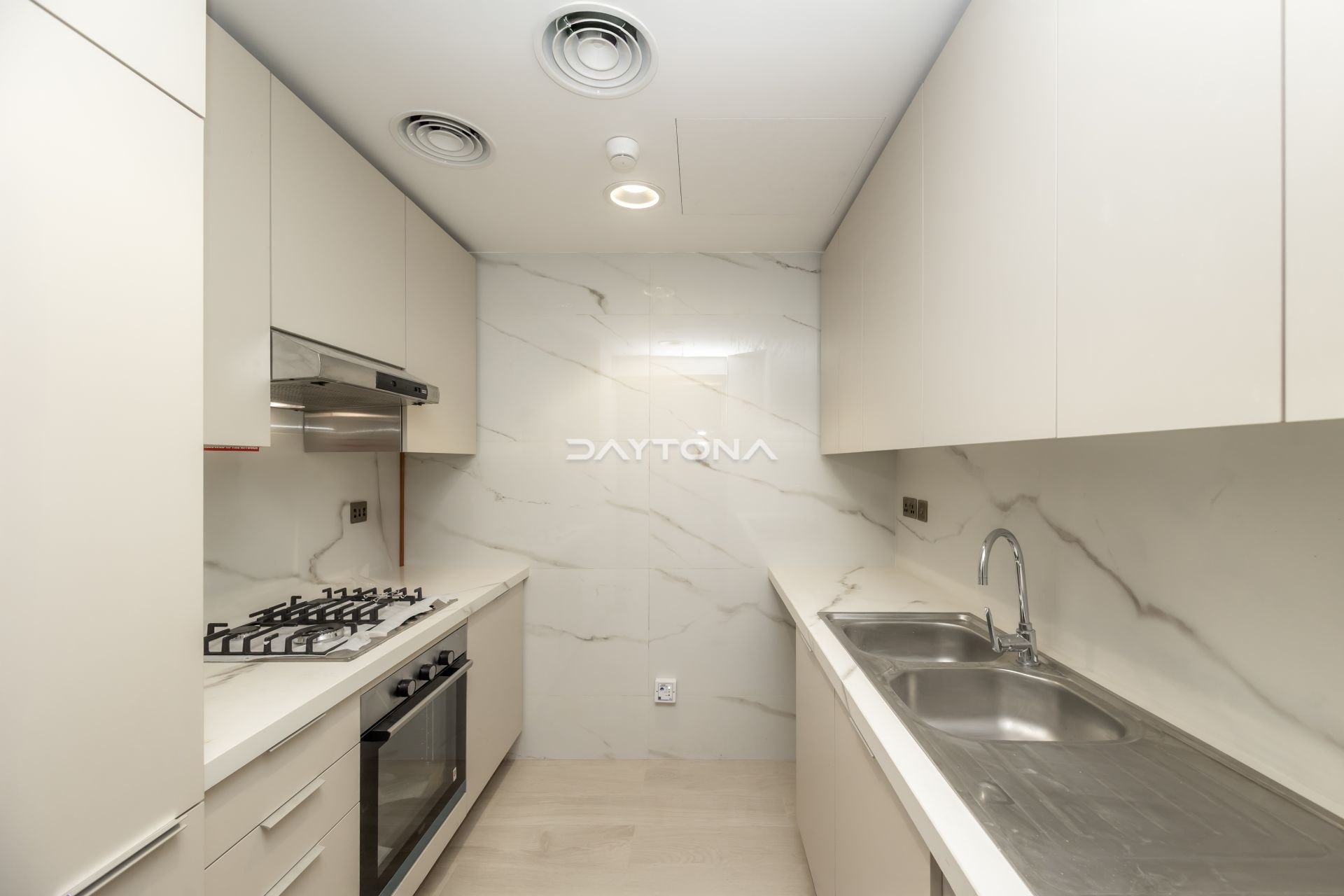SPECIOUS 1 BED | SEMI FURNISHED | VACANT