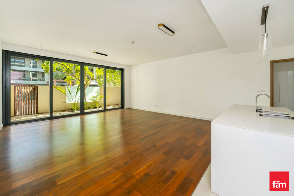 Spacious 2b+M | Unfurnished | Garden Access