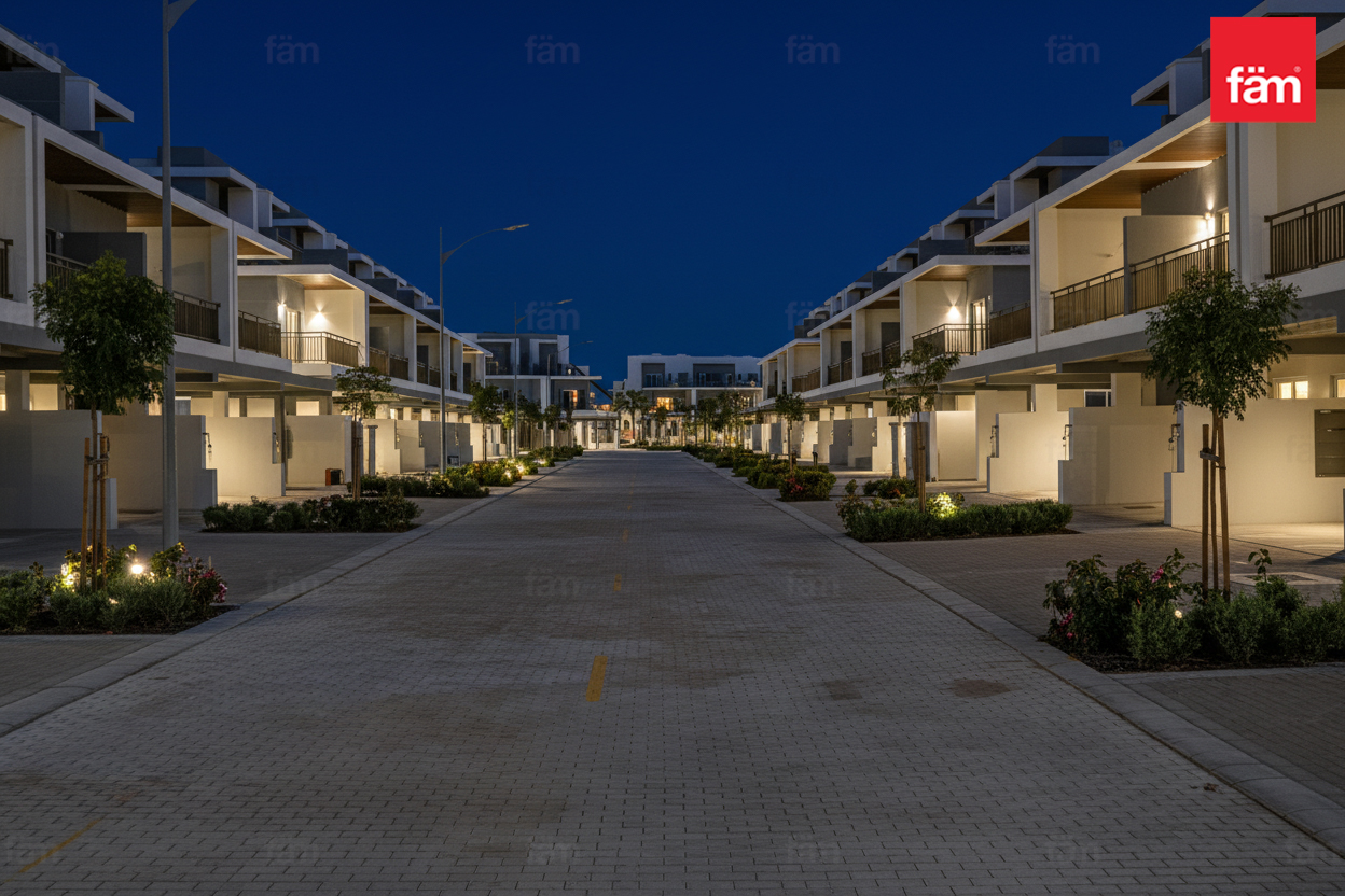 Vastu Complaint Ready To Move | Prime Location