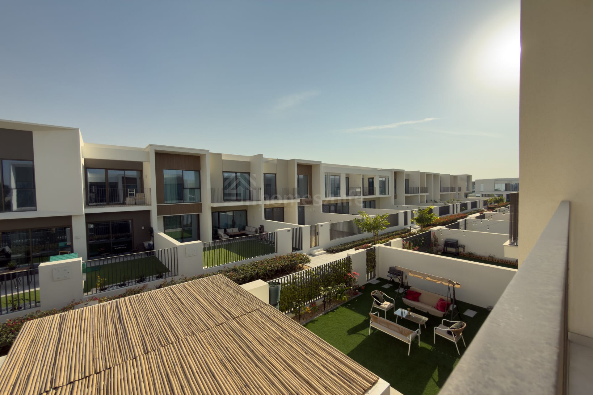 Upgraded 4BR | Corner Townhouse | Spacious Layout