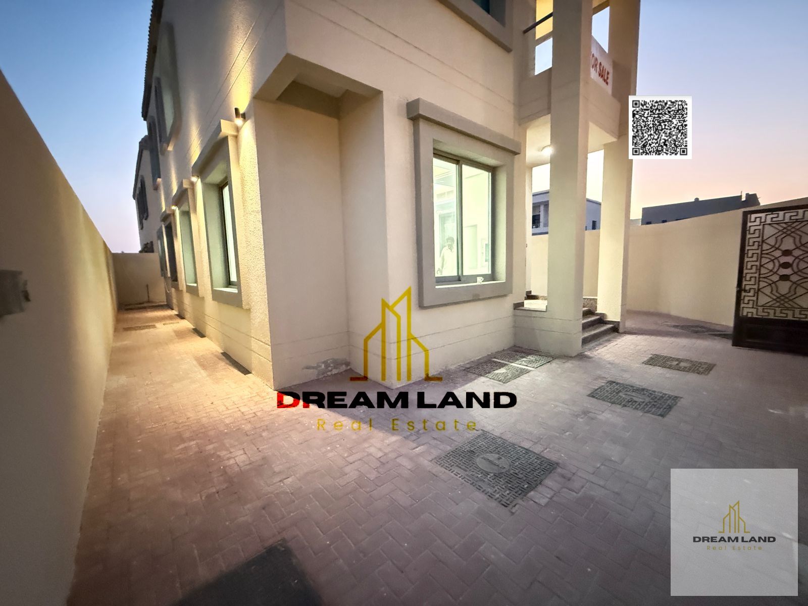Including water, elc and AC, Adorable town house 4 master bedrooms with built in wardrobes and 2 receptions located in a strategic location