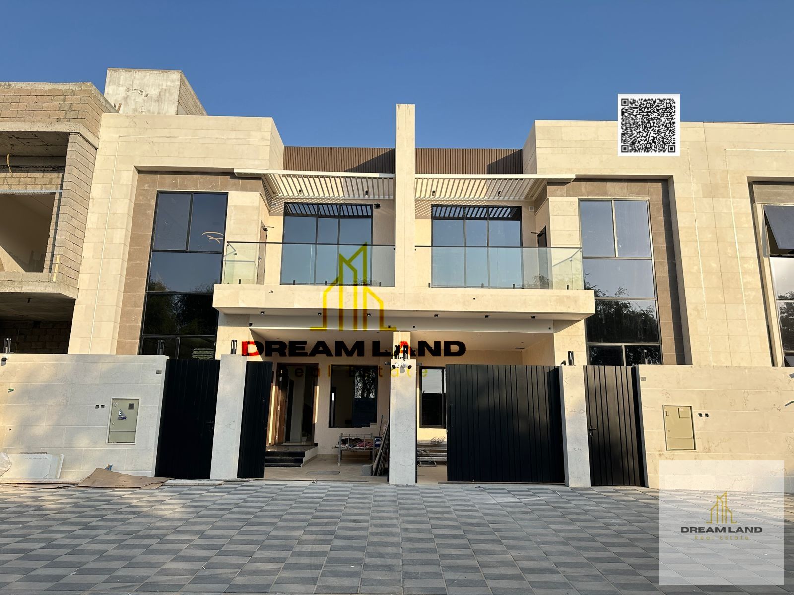Including registration fees, town house 4 master bedrooms with built in wardrobes located in a strategic upscale location close to important services
