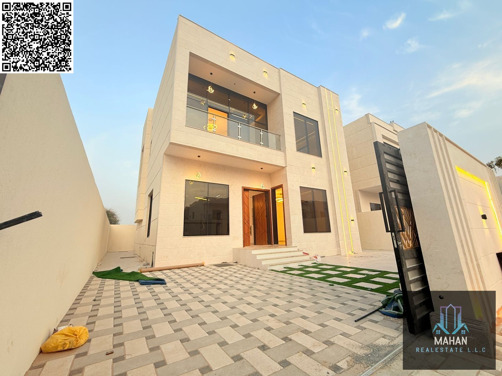 Luxury villa for sale in Al-Haliou 2, 3 bedrooms, living room and majlis. Surprise price!