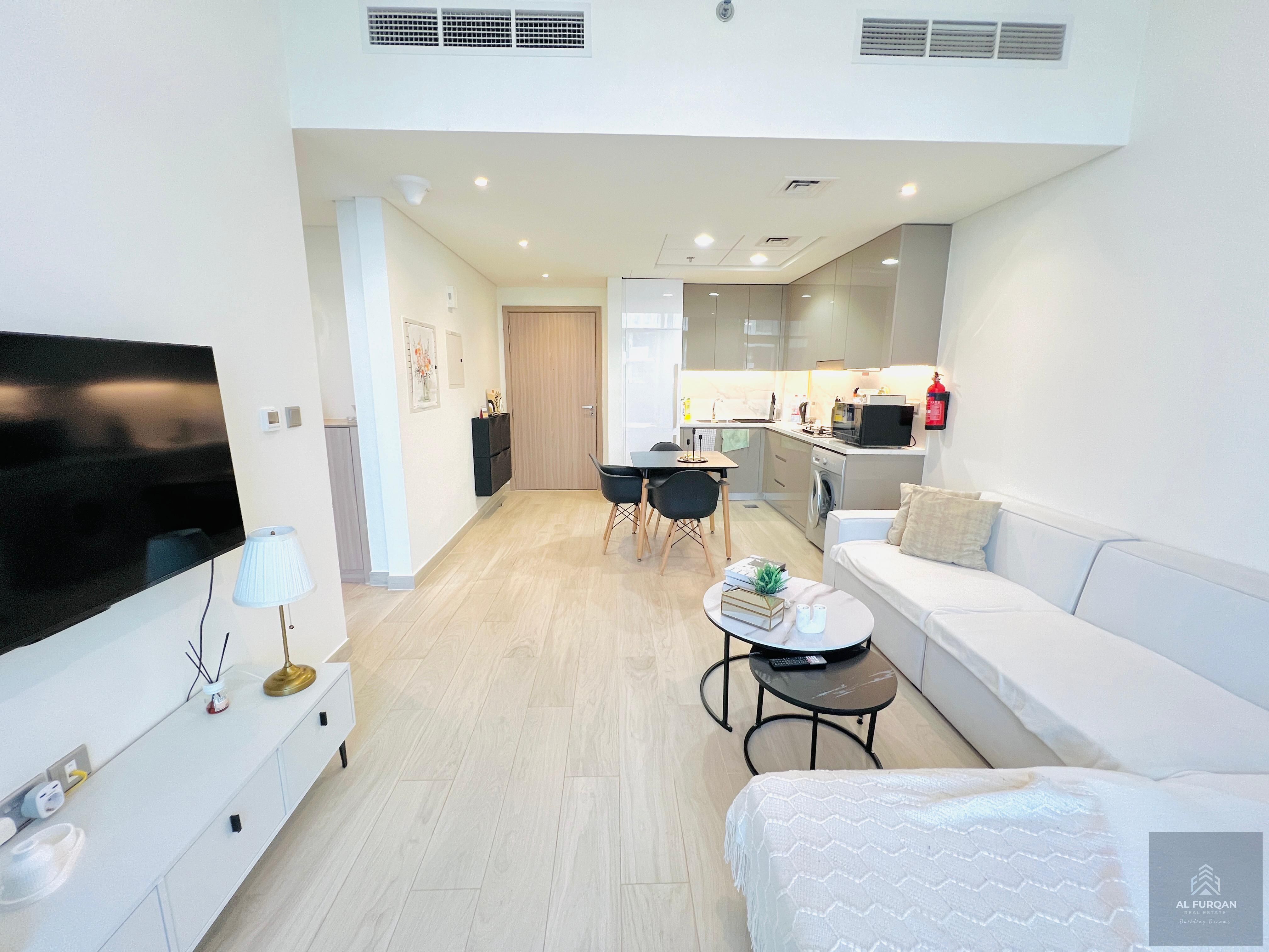 FULLY FURNISHED 1BHK II BIG SIZE II HIGH QUALITY FURNITURE II PRIME LOCATION