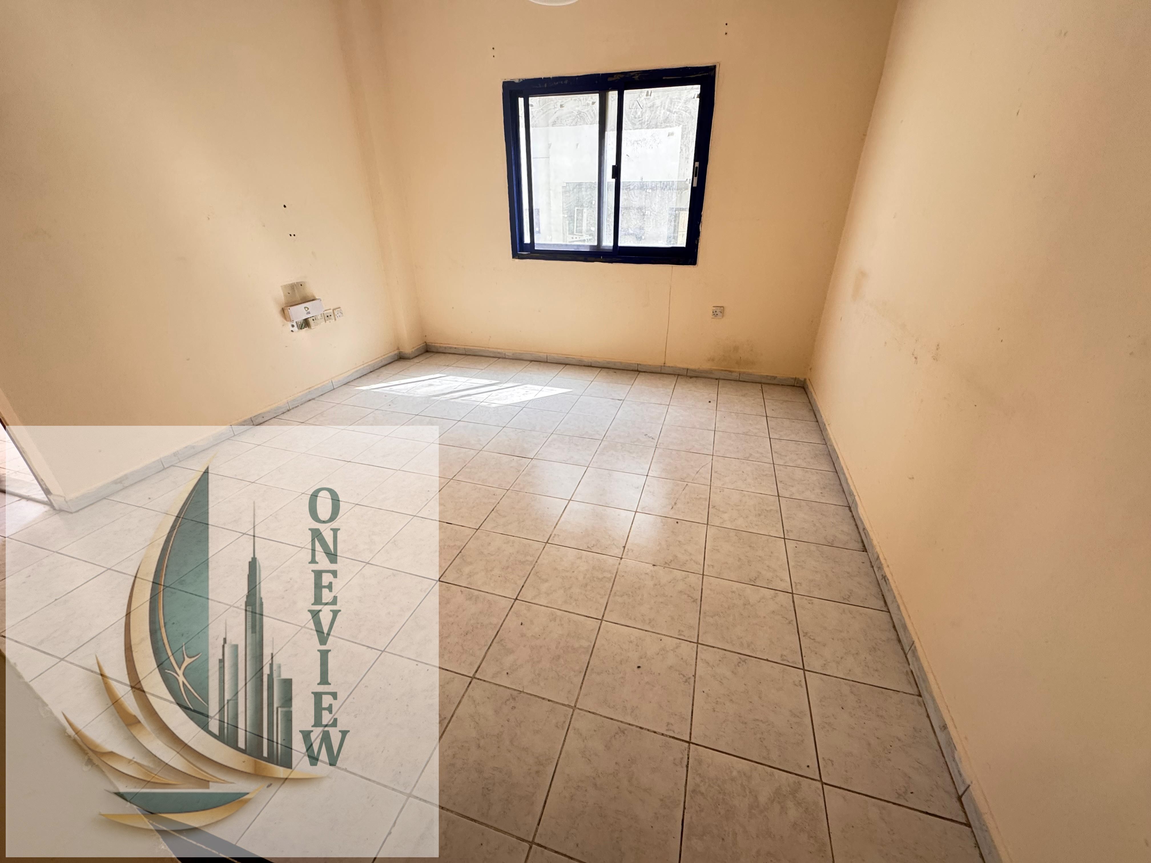 LAWISH OFFER//LAST CHANCE//VERY SPAISIUS 1BHK WITH BALCONY ONLY 28000 ABU SHAGARA//NEAR PARK AND BUS STOP