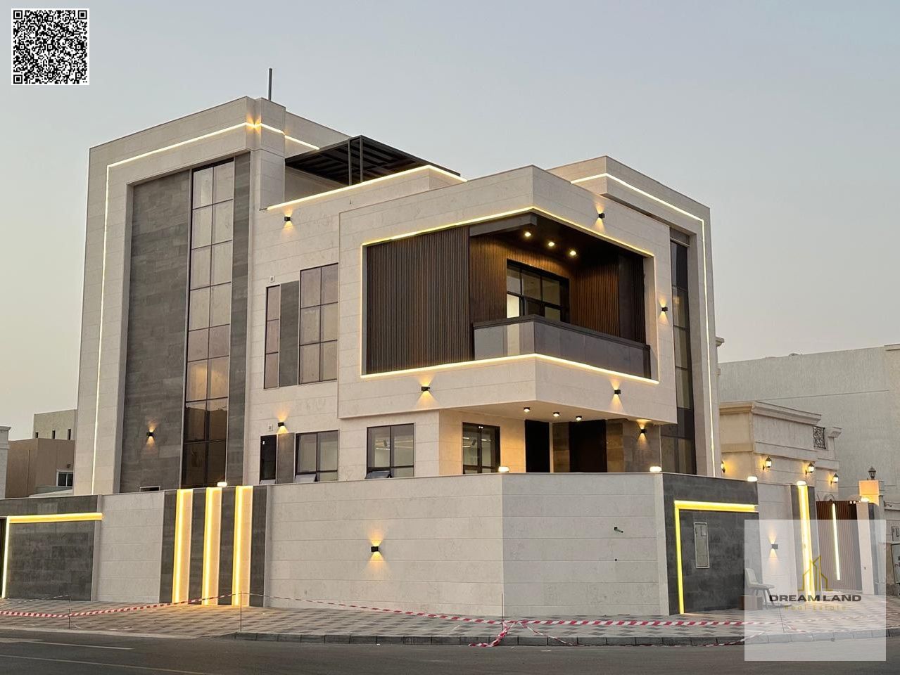 Directly from the owner: Corner villa with private pool next to the mosque. Freehold ownership available to all nationalities.
