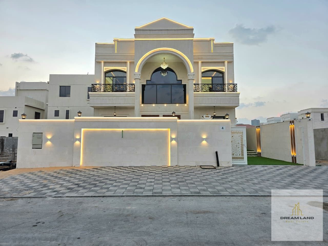 Villa in Al-Haliou 2 combines a prime location, spacious area, elegant design, and freehold ownership in a rare offer that deserves attention.