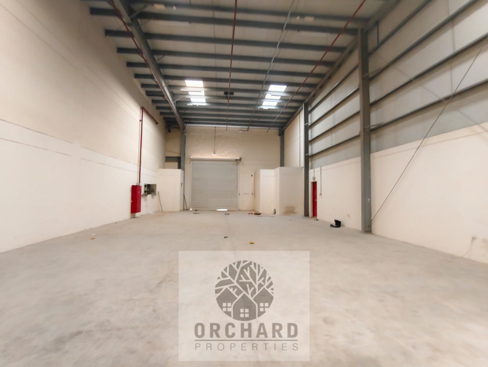 READY / 2400 SQFT WAREHOUSE / FRONT OF ROAD
