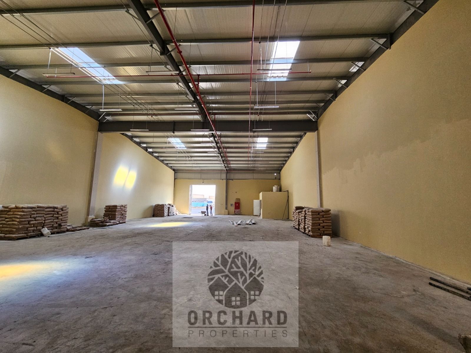 READY / WONDERFUL WAREHOUSE/ 6500 sqft WELL STREET AREA 45 DIRHAM SQFT