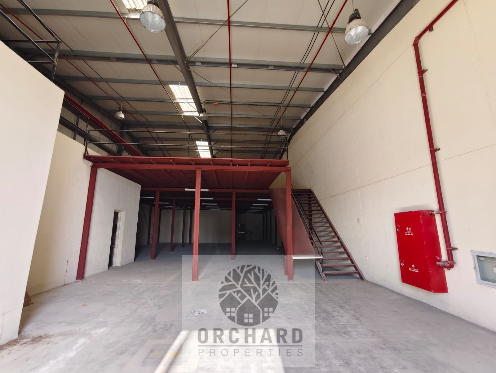 READY TO MOVE /. 5700 SQFT WAREHOUSE / WITH MAZNINE /