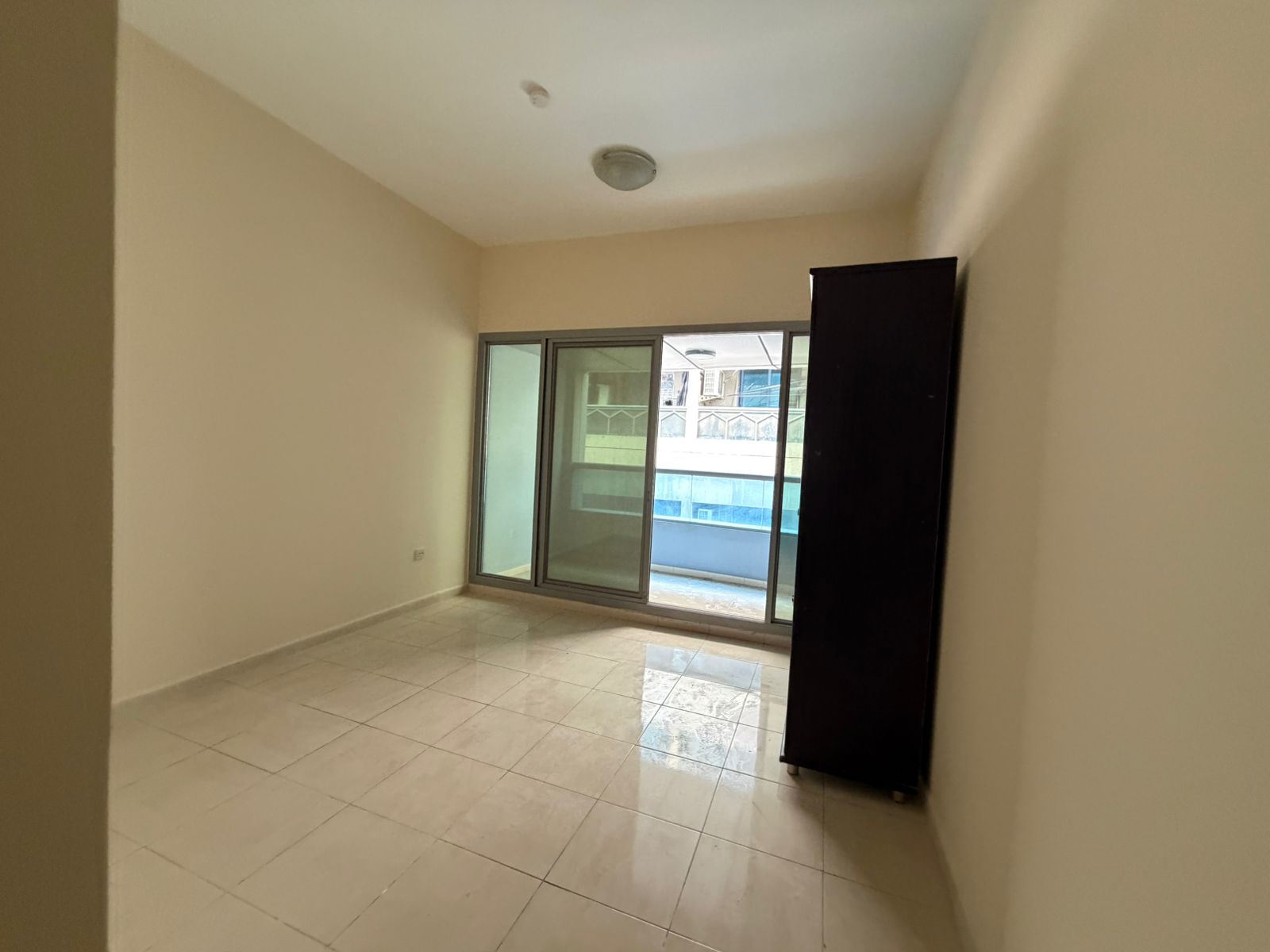 Free AC, free parking | 20 days free, two very spacious rooms, great payment facilities, 2 bathrooms in Al Majaz, Sharjah, super deluxe finishing