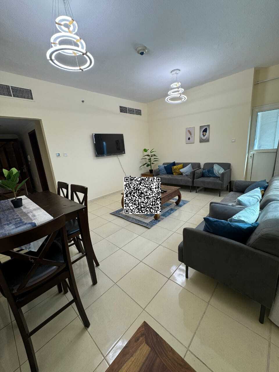 Appartement de deux chambres et un salon à louer à l'année à Ajman, Orient Towers