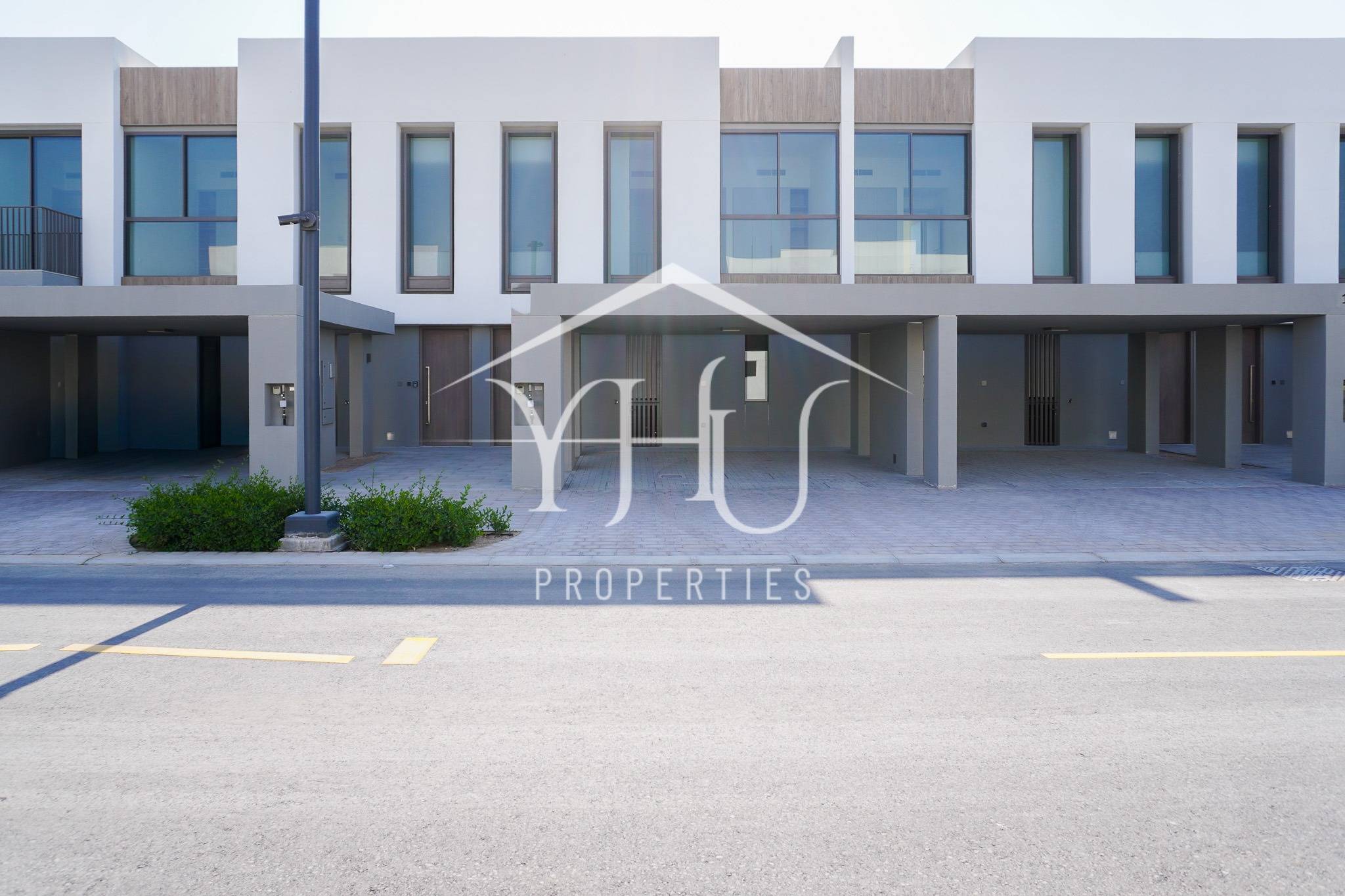 Spacious 3BR | Single Row | Available Now