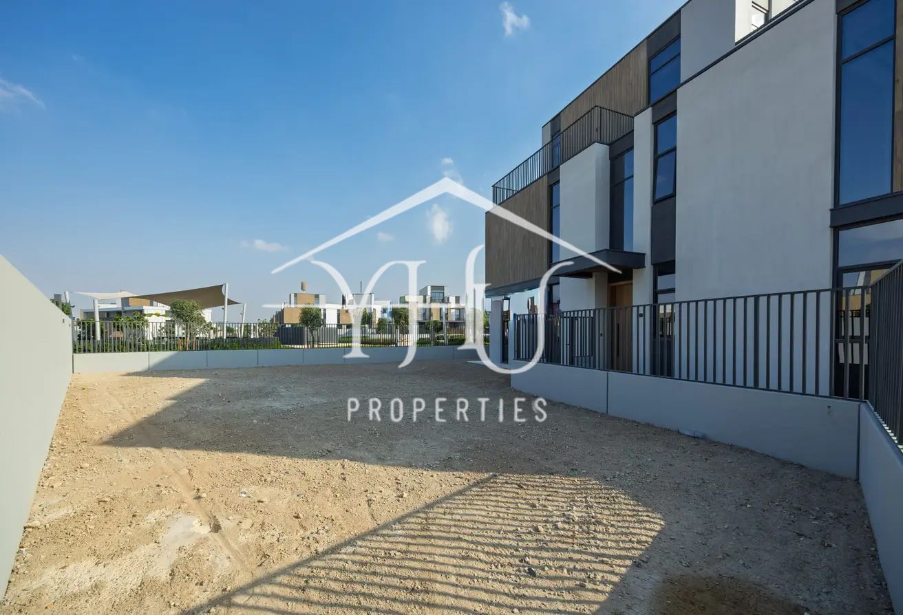 Spacious 4BR Villa | Big Plot | Ready To Move In