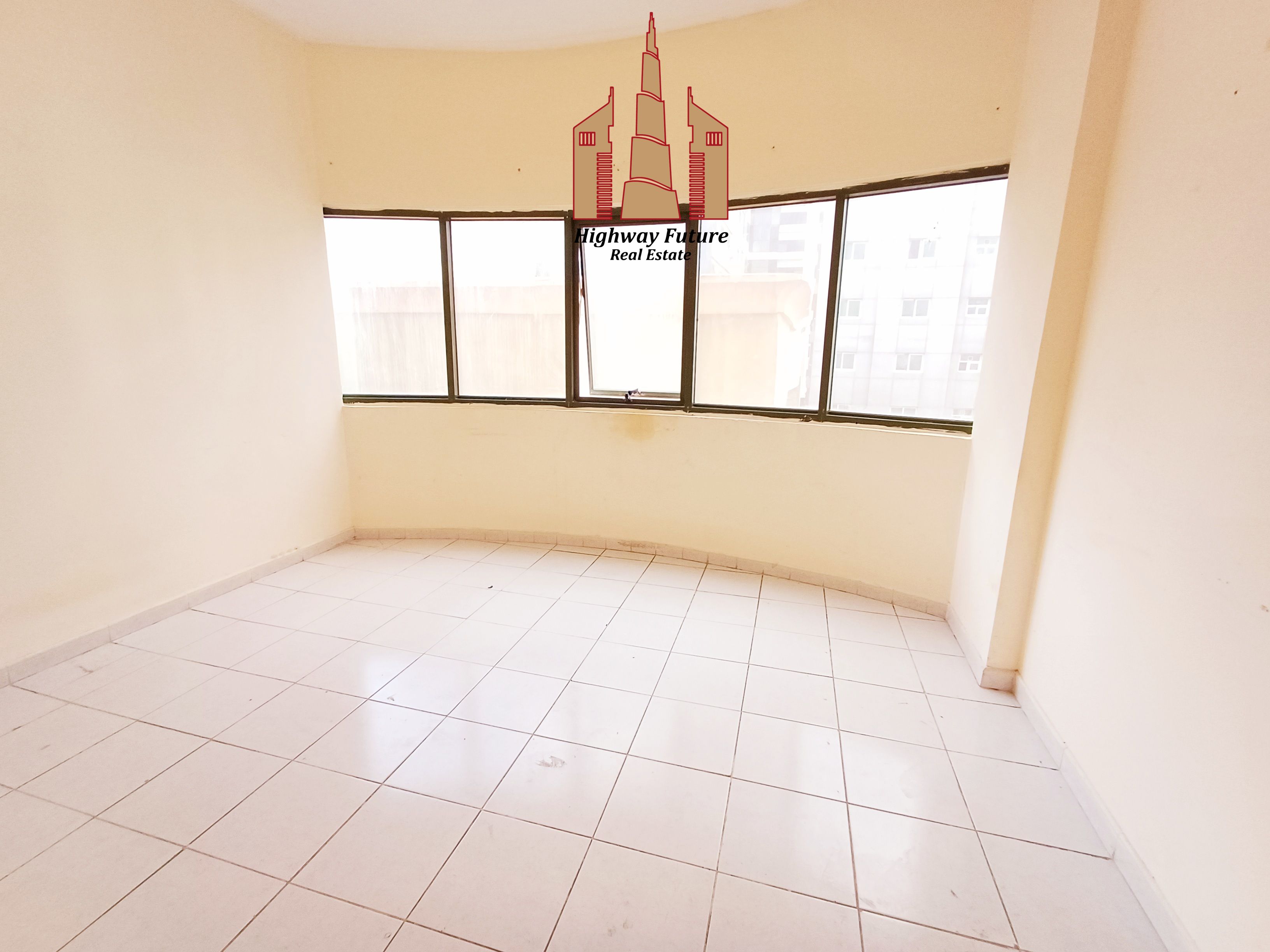 Direct from onwer Splanded 2-BHK Aprt with Balcony Fully family Building