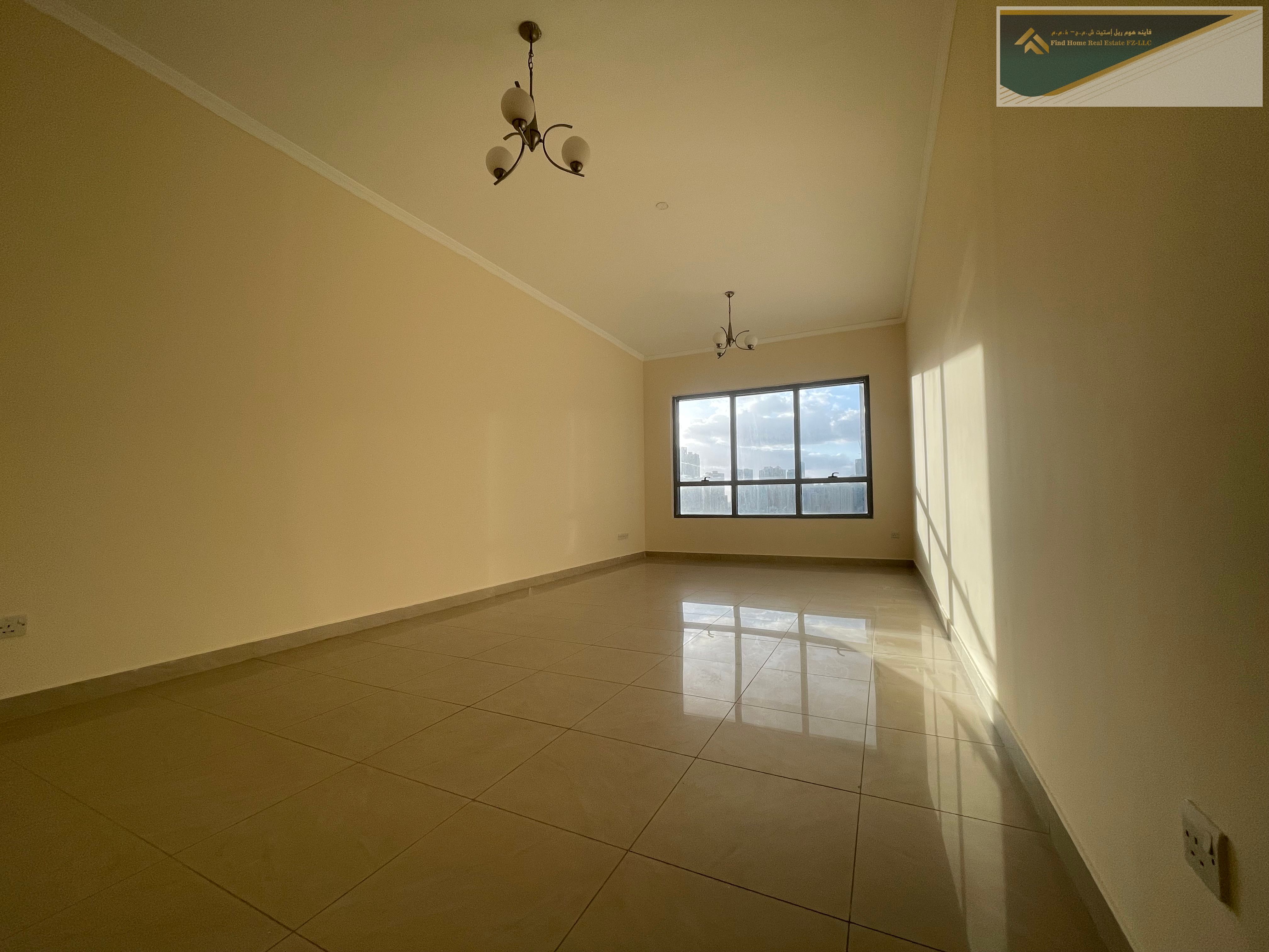 FULLY SAPICIOUS!!BRAND NEW BUILDING 3BHK NEAR CORNISH WITH BALCONY SEAVIEW WITH FREE PARKING IS JUST 60k