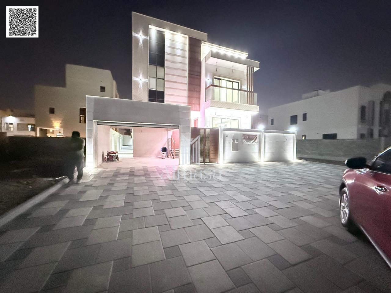 Spacious Family Villa with Private Majlis