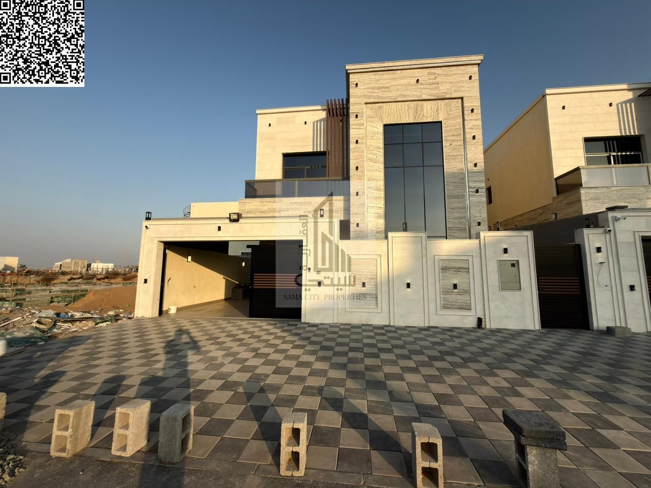 Villa for Sale in Al-Haliyo Area Features: • 5 Master Bedrooms • Majlis with Bathroom • Living Room with Bathroom • Main Kitchen • Maid's Room