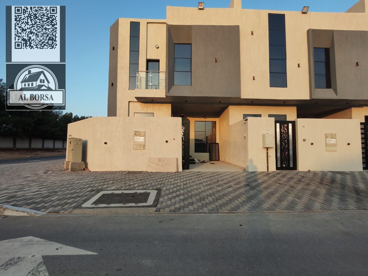 Villa for rent in Al Yasmin | 5 bedrooms + living room and majlis | Maid's room | 90,000 AED in 4 installments