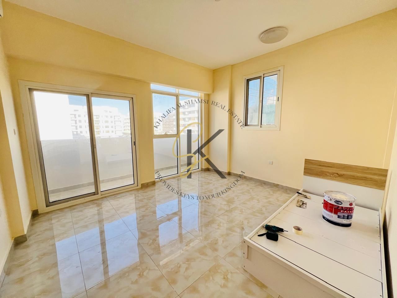 Amazing like brand new 1bedroom with balcony near to zahiya mosque just in 39k fully family building