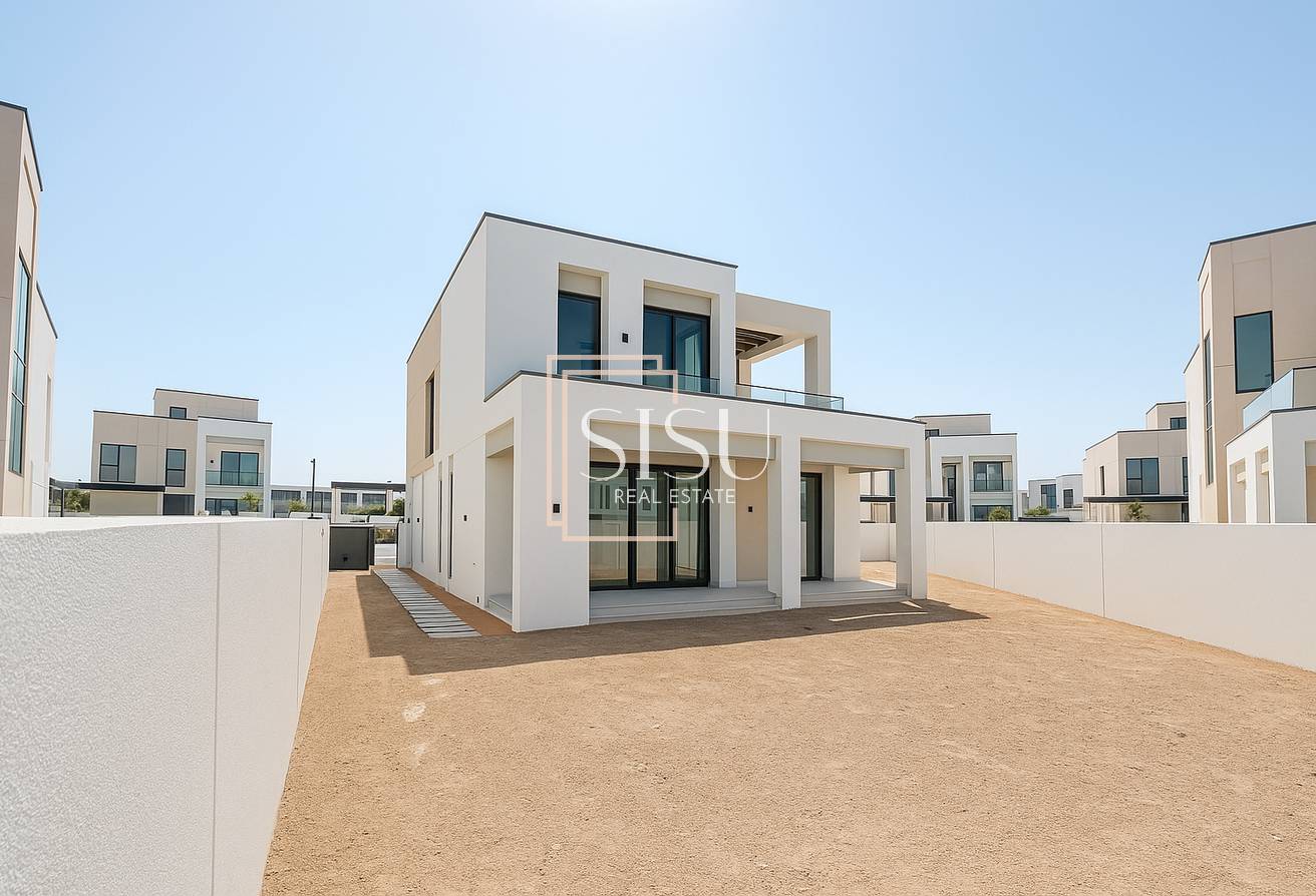 Park Facing | Massive Plot | Landscaped