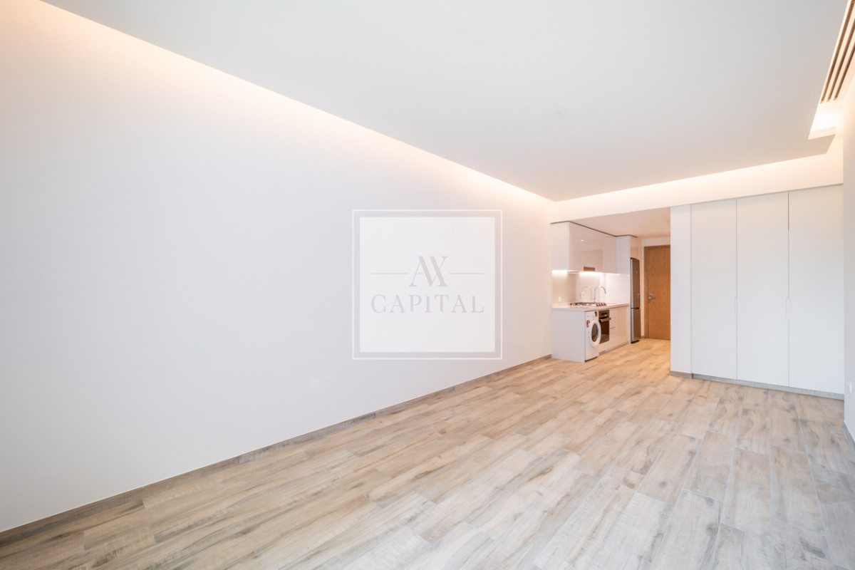 Spacious| High Floor| Canal View |Central Location