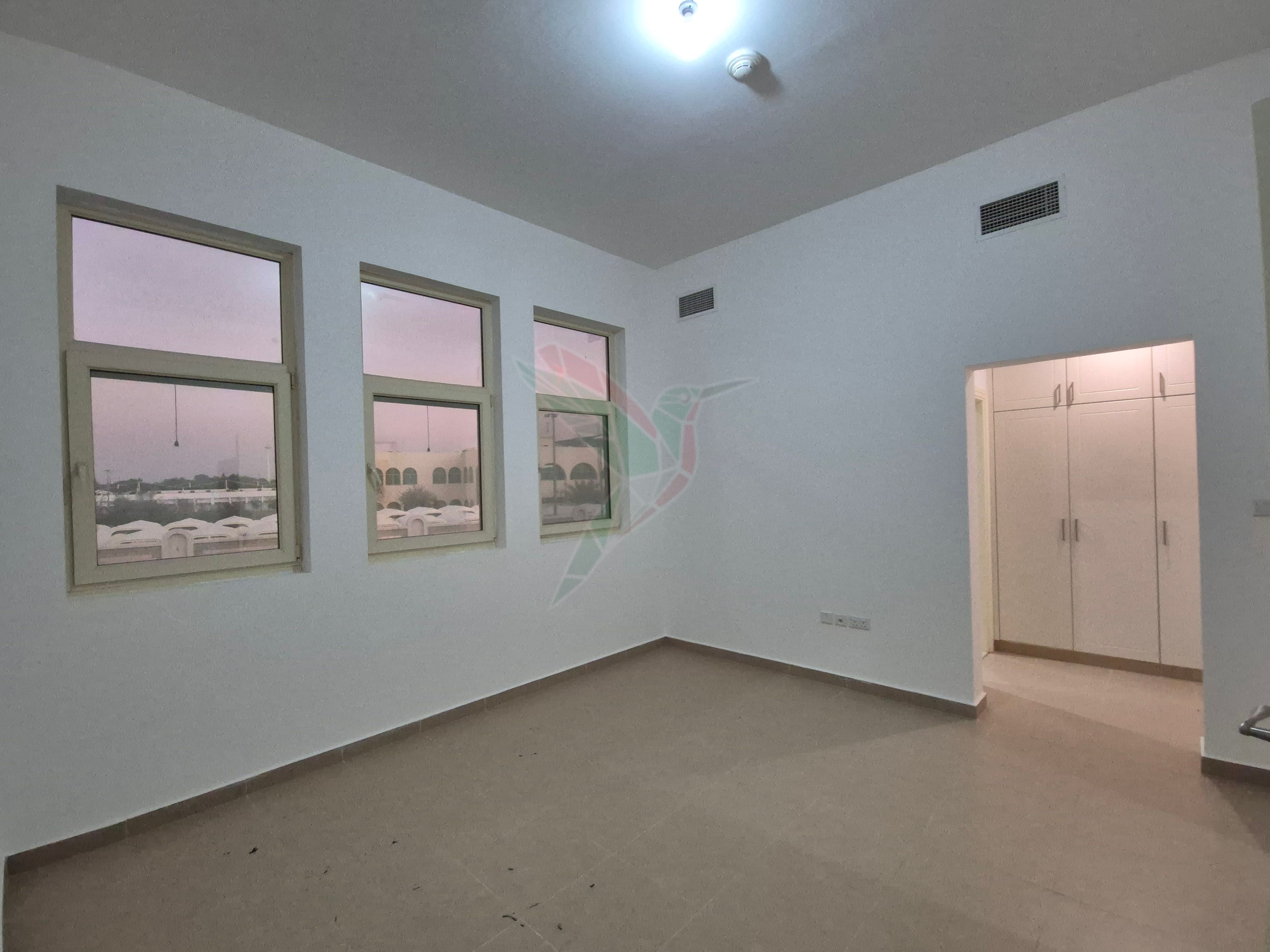 2BR DUPLEX VILLA IN COMPOUND MID DLE OF CITY ALAIN