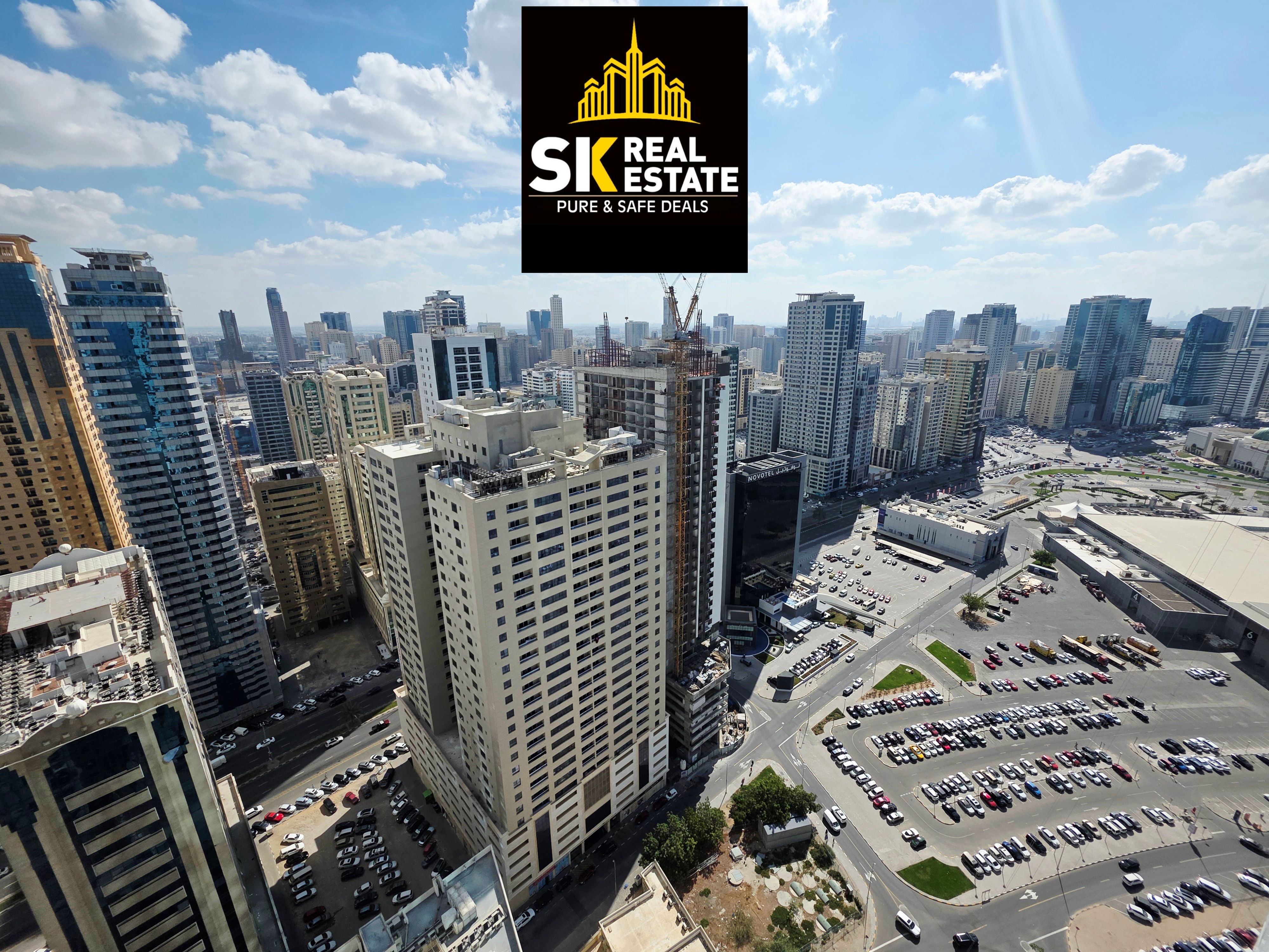 LUXRIOUS 3BHK / AT PRIME LOCATION / PARKING FREE/ MAIDROOM
