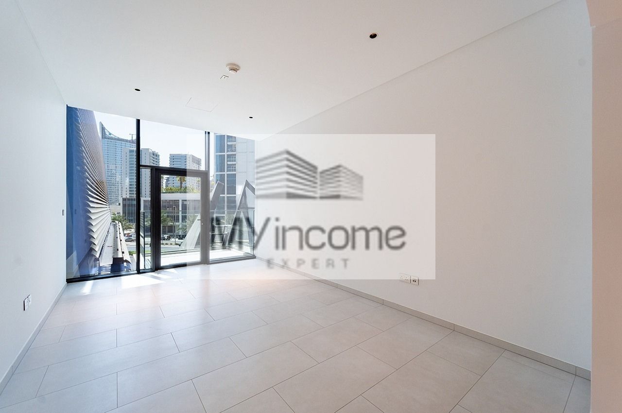 Spacious l Well Maintained l Great Location