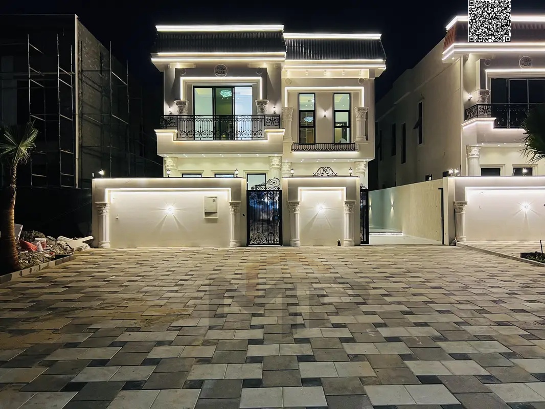 Own a villa with a modern design and new decor. Freehold ownership available to all nationalities at a price that includes ownership fees.