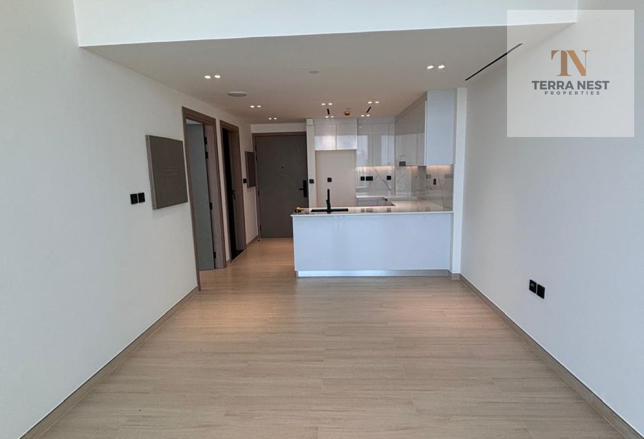BRIGHTER APARTMENT | HIGH FLOOR | SPACIOUS LAYOUT
