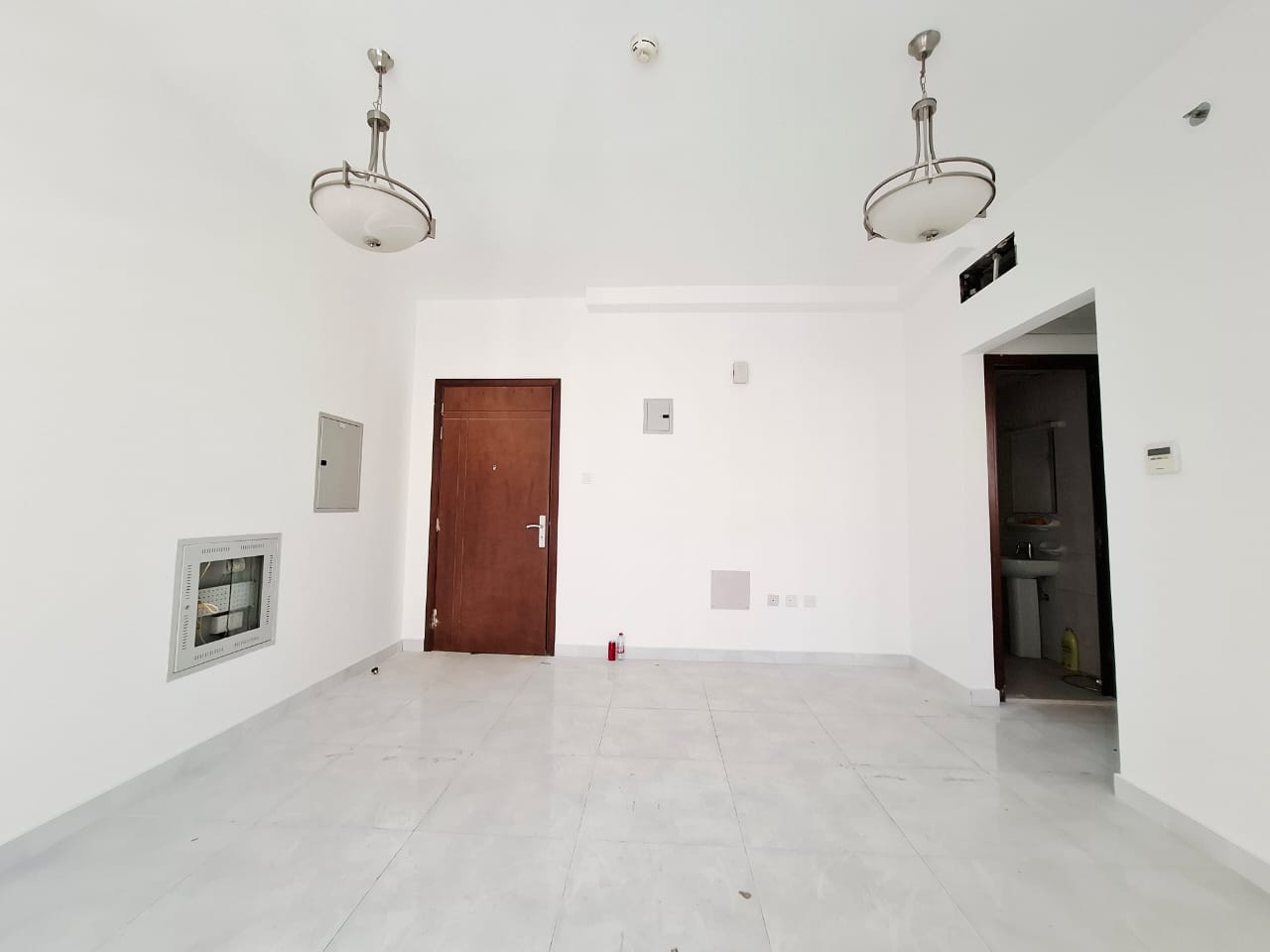 Cozy 1-BHK // Balcony // Wardrobes// Central AC // Prime Location // Ready to Move // For Family