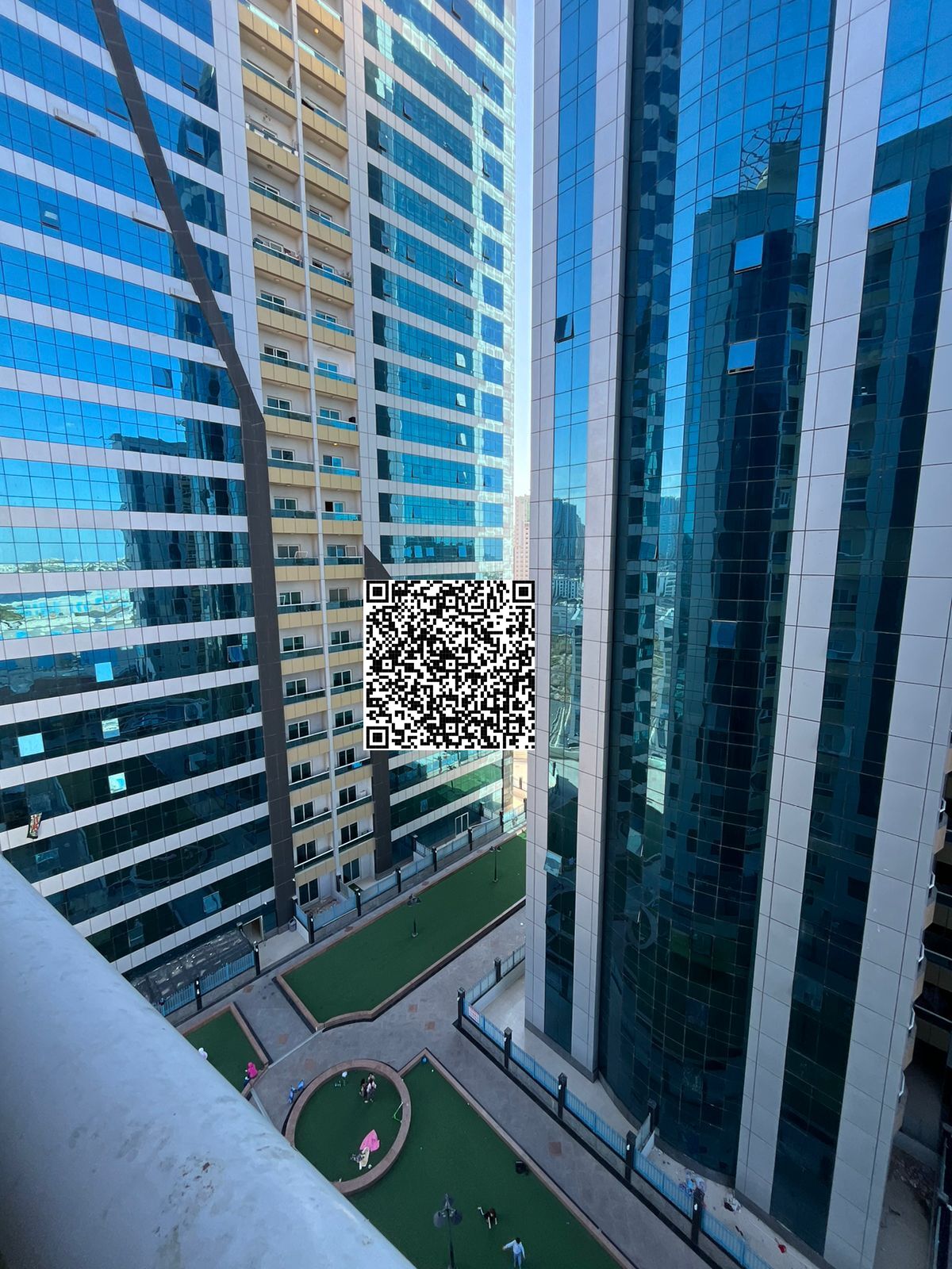 Appartement T2 (une chambre et un séjour) à vendre dans la résidence Orient Towers, à Ajman. Prix demandé : 170 000 AED.